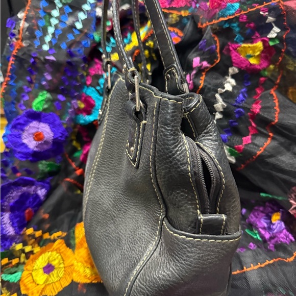 EUC Fossil Classic Black Leather Tote Bag - Versatile Everyday Carry main image 1